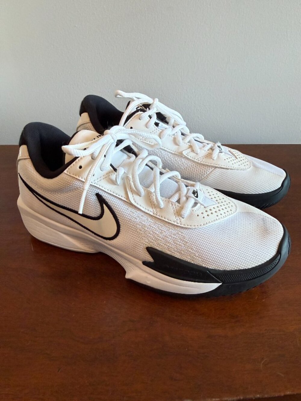 Nike Air Zoom G.T. Cut Academy Basketball Shoes White Black Size 8.5 - Picture 2 of 6